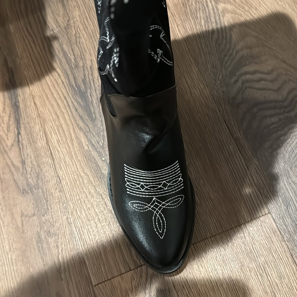 🛑AT COST! Black Embroidered Aztec Western Boho Festival Boot Vegan Suede leather - Picture 9 of 9